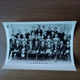 老照片：1924年，周恩来、李富春、聂荣臻、邓小平等摄于巴黎合影照片（8寸）