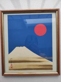 富士山，酒井抱一复刻画作。
此画由日本静嘉堂藏，限量复刻发售。
画面简约，意境深远！
酒井抱一（1761年-1828年），日本人，画家，后出家为僧，也擅诗歌。
酒井抱一与宗达、光琳被人合称为“宗达光琳派三代宗师”，其主要作品有《夏秋草图屏风》。