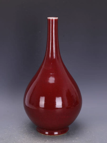 清霁红釉胆瓶