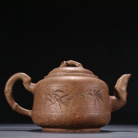 宜兴款 紫砂竹节纹茶壶