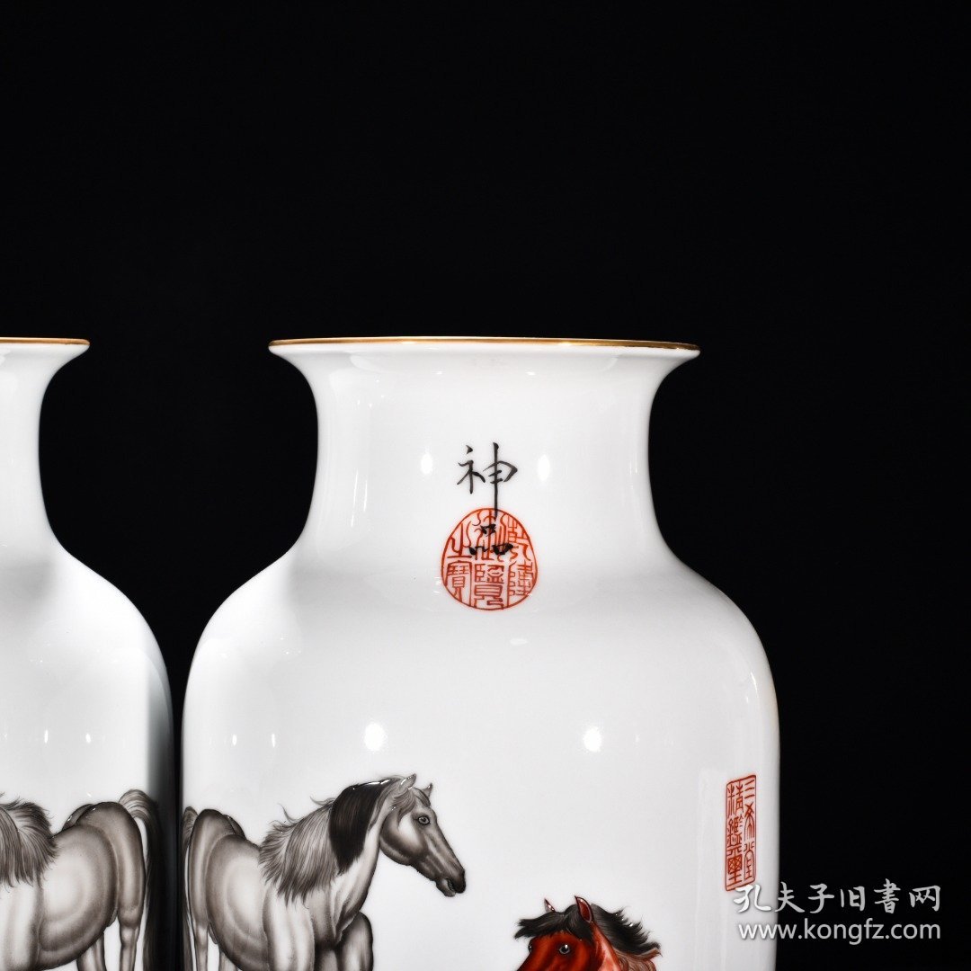 清乾隆郎世宁绘珐琅彩骏马纹灯笼瓶 高34厘米 宽18厘米