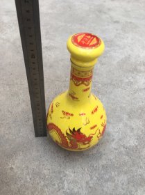 500毫升龙纹图案空酒瓶 (请仔细查看照片可以看到大概尺寸)