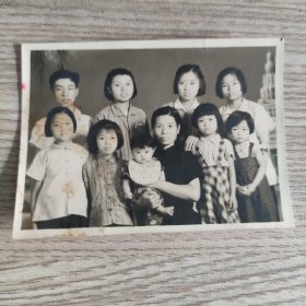 老照片 1956年全家福。