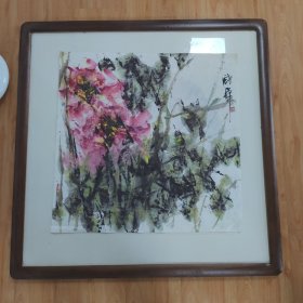 牡丹花【001】高国华国画 一九四一年生于西安，祖籍山东济南人。 素喜丹青，七十年代初曾师著名画家叶访樵先生。以书画自娱，其责己也重以周，其待人也轻以约。淡泊宁静，然观其画，浑厚天成，酣畅淋漓，以扫纤靡浮俗之气，画家不拘数家，其自诩直抒胸意而已，似于画外有所得者。高国华先生现为:陕西省美术家协会会员。西安市美术家协会会员。陕西书画研究会。西安中国画研究院画家。锦墨堂书画研究院高级顾问。