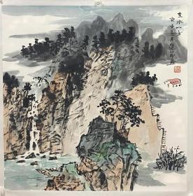 《在水一方》