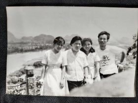 1970年代《老照片》叠綵山上
