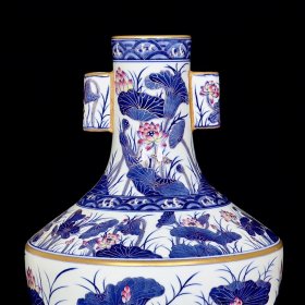 清乾隆珐琅彩青花描金荷花纹贯耳瓶38/26厘米