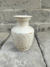定窑赏瓶266元