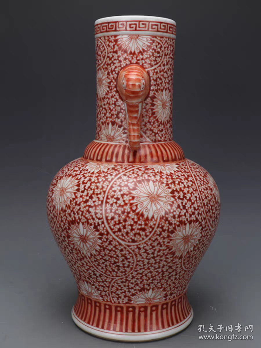 清矾红留白缠枝纹象耳瓶