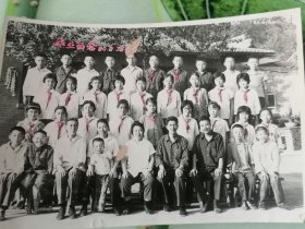 老照片1980年少先队员毕业留念