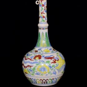 明成化斗彩红胎凤穿牡丹纹长颈瓶31/12.5厘米