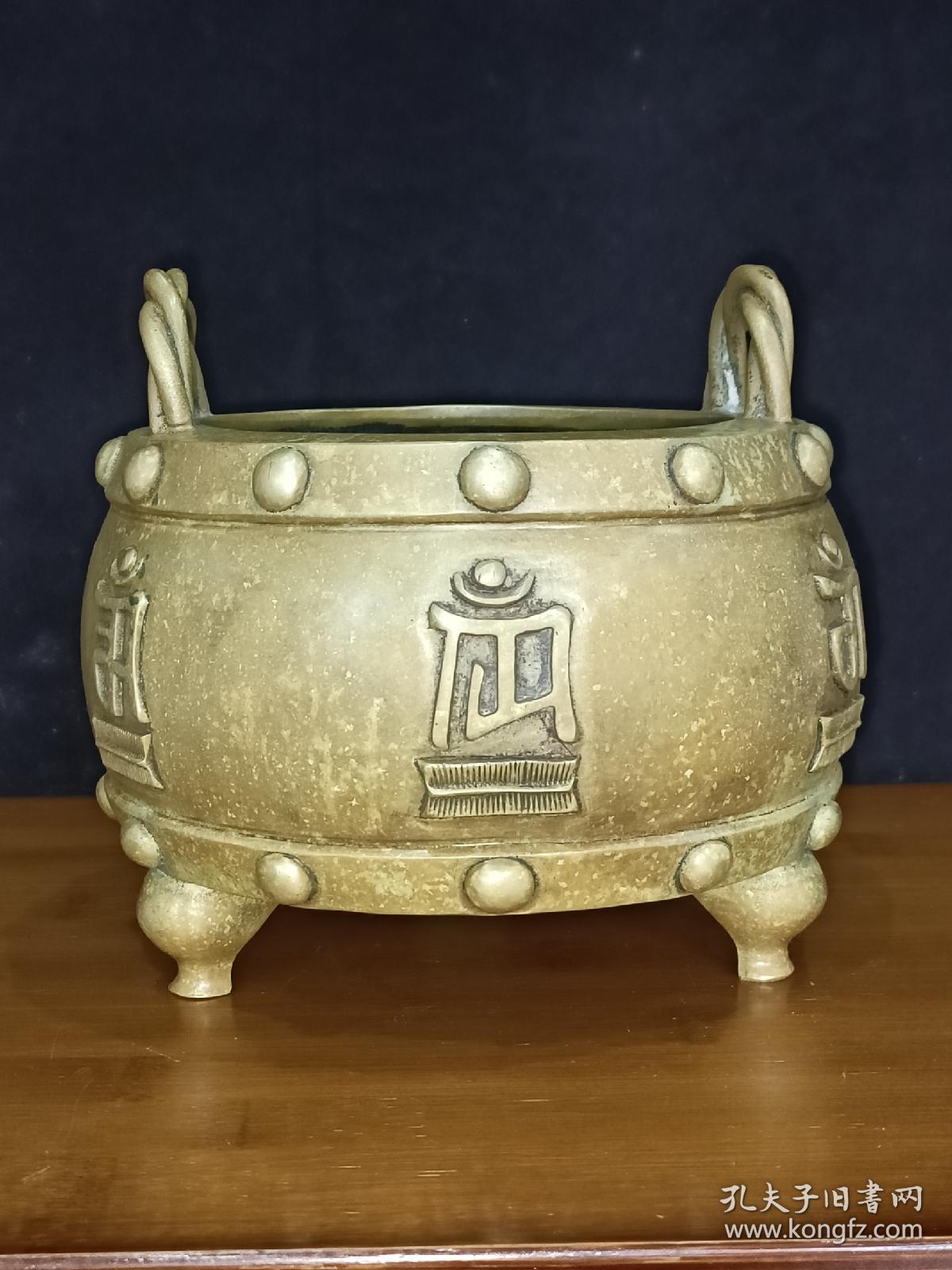 古董  古玩收藏  铜器   铜香炉  传世铜炉 回流铜香炉   纯铜香炉   长17厘米，宽17厘米，高16厘米，重量7.5斤