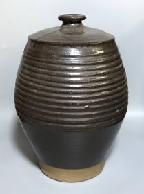 金/元 磁州窑黑釉敞口弦纹大梅瓶 北方黑瓷，釉黑如漆，温润！ 器型优美，如美人亭亭玉立… 高度25㎝，宽度17cm，