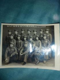 抗美援朝老兵们的照片，归国后在华北军政大学深造。照片，也有战地照片，其中文化英雄祁建华，王有   才，英雄多多。共111张照片
