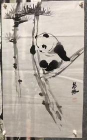 著名画家吕林《熊猫》三幅。