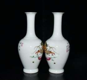 清雍正郎世宁珐琅彩玉米昆虫果蔬纹瓶一对【 19.8x9cm 】