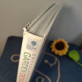 RHS Encyclopedia of Garden Design