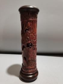 旧藏 花梨木雕刻连年有余香筒摆件
成色如图，现货销售，颜色略有偏差 
尺寸:长25cm宽7cm高25cm