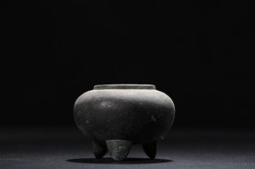 紫铜·三足香炉 高5cm 宽7cm 口径3cm 重295克
