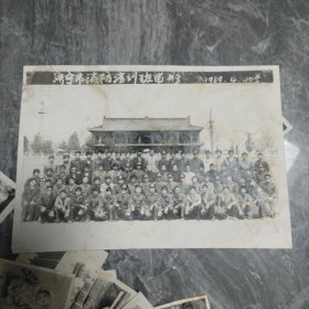 老照片40多张除了合影，大多数是家庭旅游照