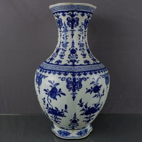 清青花花卉花口瓶