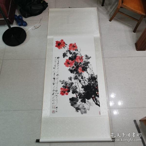 苏州著名书画家一一谭以文，精品花卉立轴133x69㎝ 全新精装裱，真迹，保真。