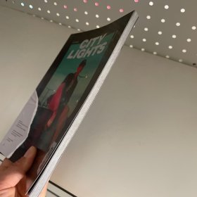 CITY LIGHTS(只有一本，如图)