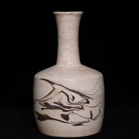 宋绞釉纸槌瓶，高19.5cm直径12cm，