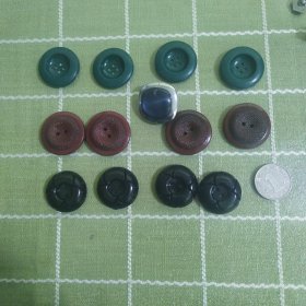 钮扣，特大13个。