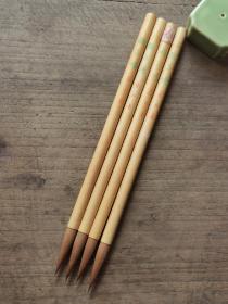 盛文堂70年代狼毫兼毫大楷毛笔，纯动物毛，传统工艺，手工老毛笔，用料很细，几十年了，保存的不错。出锋3.5，直径0.8厘米。49元一支，两支以上包邮。