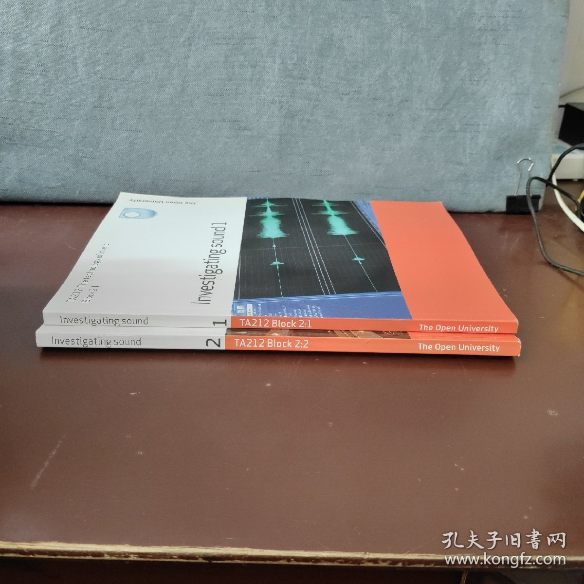 TA212 The Technology of Music Block 2:1, 2:2 Investigating Sound 1,2【英文原版，2本合售】