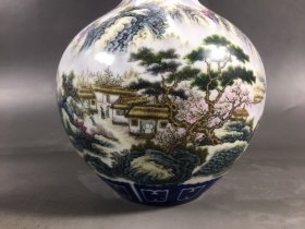 大清乾隆年制天球瓶，画工漂亮品相完整