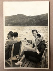 50-60年代初美女游湖留影老照片