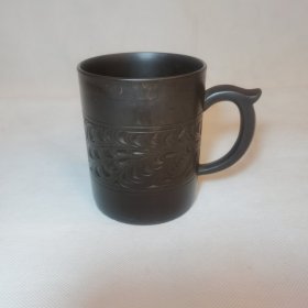 紫砂杯（宜兴紫砂，年代久，材质佳，声音轻脆有钢声，回音久）
