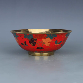 明红釉鎏金葡萄纹碗