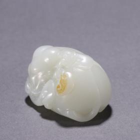 回流 和田玉籽料封侯拜相雕件。规格：高3㎝长5.2㎝宽3.7㎝重94g