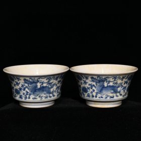 明成化青花麒麟纹杯，高4.2cm直径7.6cm