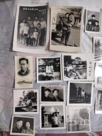 一家人的老照片，从五十年代到八十年代不等，大小都有，旅游风景照片，陪伴家人照片，苏州狮子林留念，沈阳北陵照片，哈尔滨火车站等等！