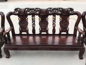 七八十年代上海土豪所用花梨木战国沙发六件套，精选上等花梨木制做而成，面板独板，立柱10厘米直径，品相一流，包浆醇厚，座感舒适，实属精品，包老保真y运费自理