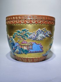 大清乾隆年制珐琅彩金地浮雕山水缸