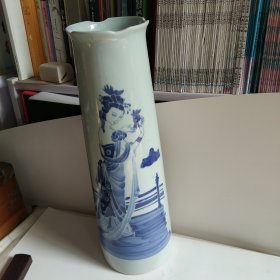 青花美女图案大瓷瓶，贵妃醉酒，爱华写于景德镇，大尺寸底径16口径12.8高49.4公分。