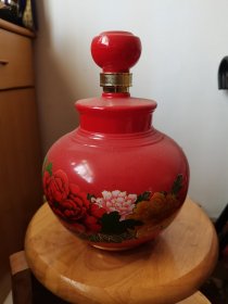 西凤酒瓶一个，大红灯笼，处理