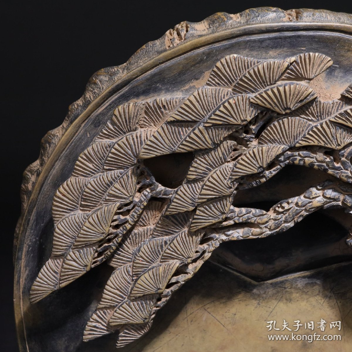 点击查看原图 旧藏端砚“松春万古 鹤寿千年”款:蔡启僔