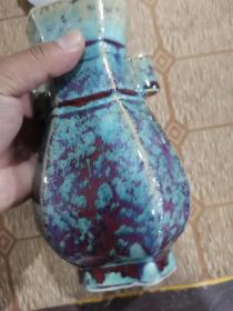 民国至解放初期 厚胎钧窑瓷瓶。全品无损，高级。通高约15厘米。