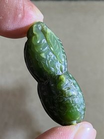晚清新疆碧玉花生挂件