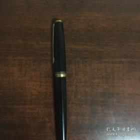 日本百乐牌金笔
笔尖上有：18K-750PILOT<F>H1177字样
笔杆上刻有：日中友好
笔胆（墨水胆）是一次性的！不是重复使用的！
收藏品看好下单，不退换！