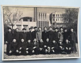 50年代《上海大光明电影院门前合影》尺寸 12.5/8cm保真