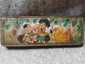 铁文具盒：娃娃和小鸡