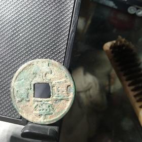 未清理，背面下面边道有微纹