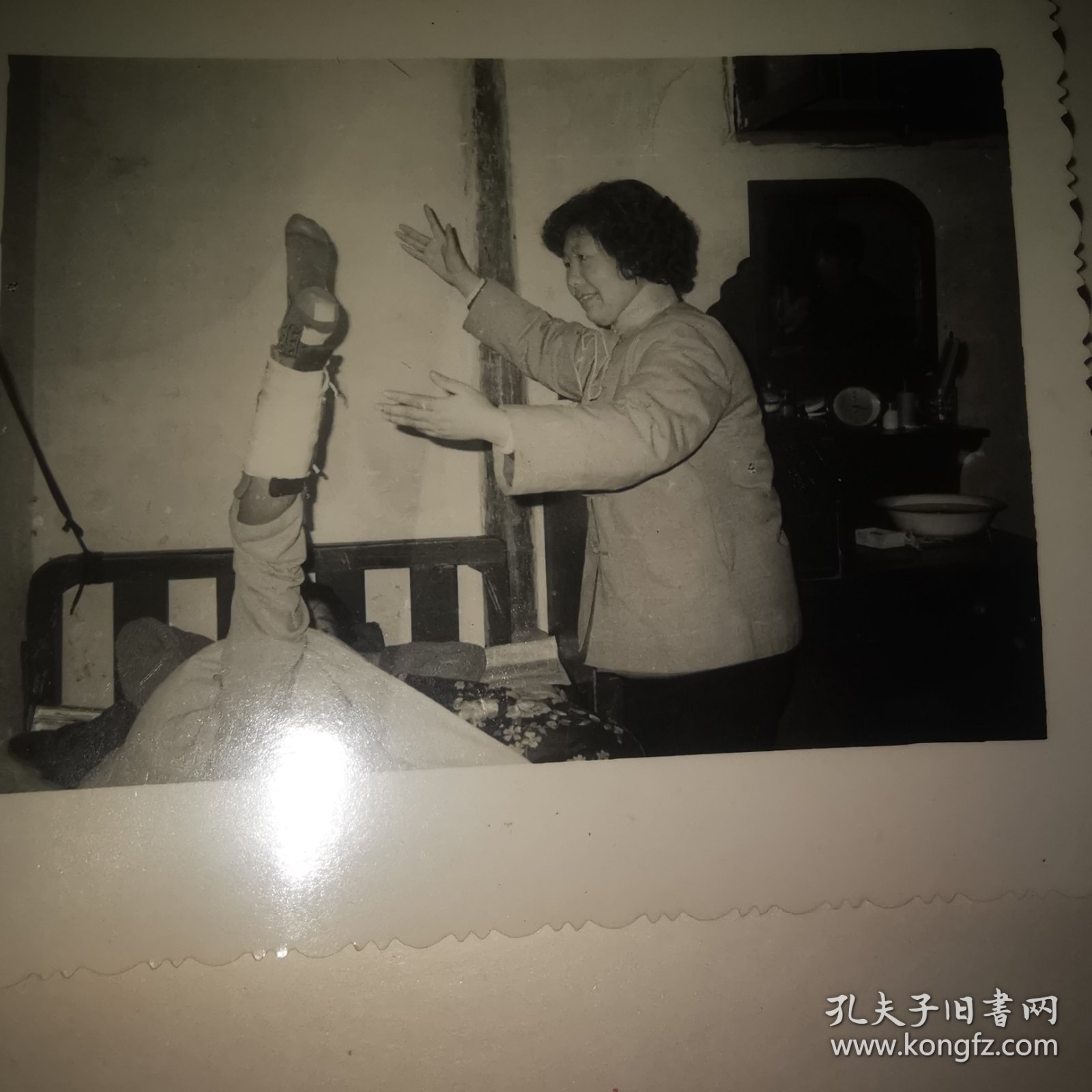 点击查看原图 老照片!----大师治骨折。